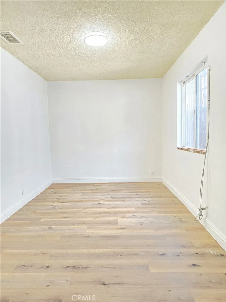 10529 Grape, Los Angeles, California 90002 home-pic-19