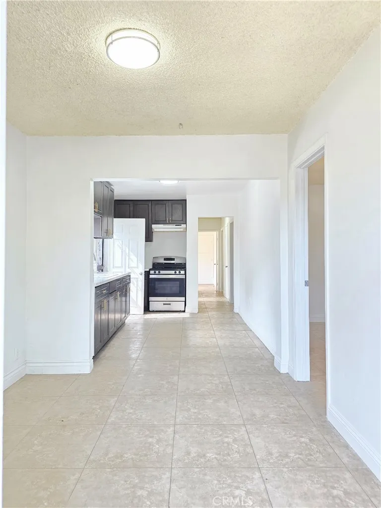 10529 Grape, Los Angeles, California 90002 home-pic-3