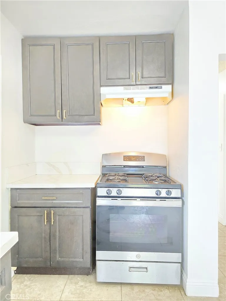10529 Grape, Los Angeles, California 90002 home-pic-11