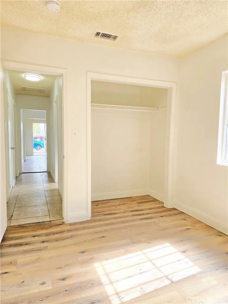 10529 Grape, Los Angeles, California 90002 home-pic-18