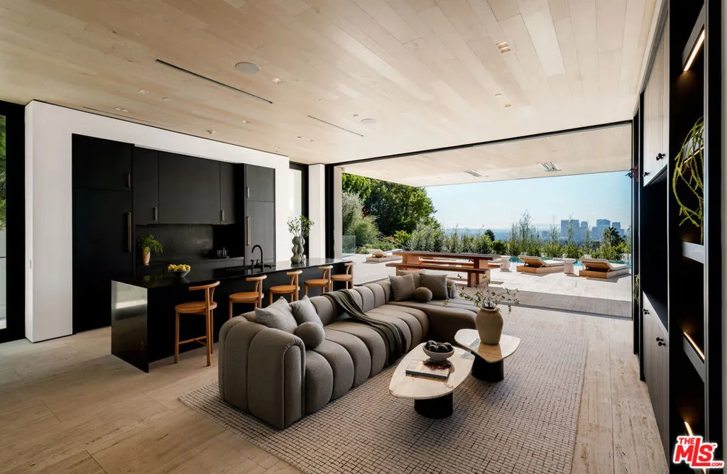 1210 Laurel Way, Beverly Hills, California 90210 home-pic-6