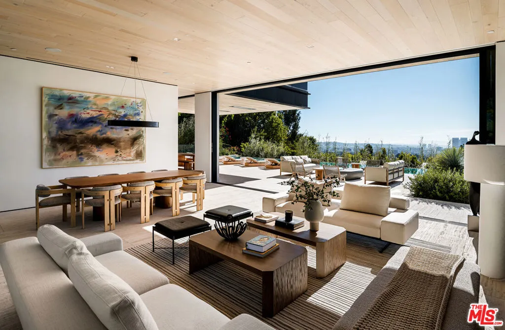 1210 Laurel Way, Beverly Hills, California 90210 home-pic-4