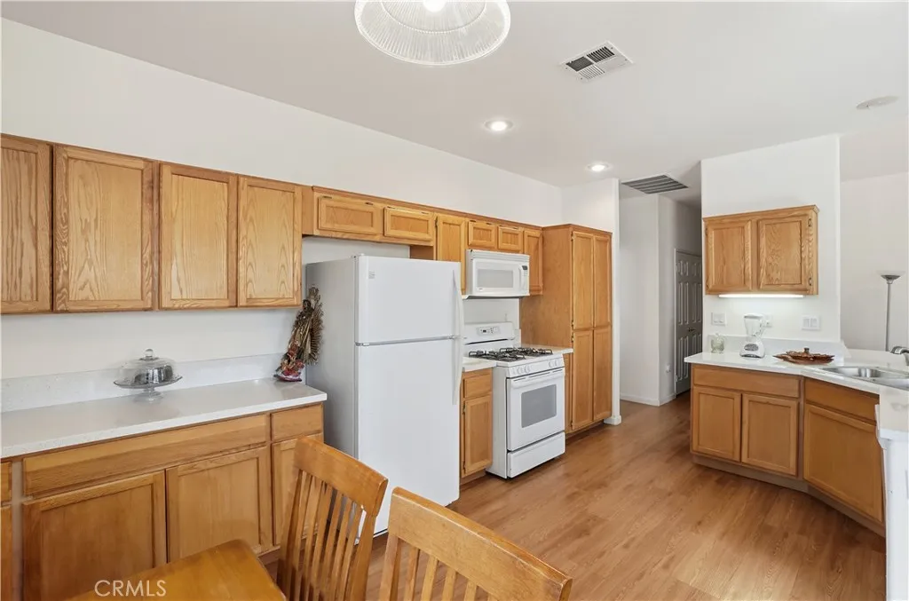 1644 Ametista Drive, San Jacinto, California 92583 home-pic-11