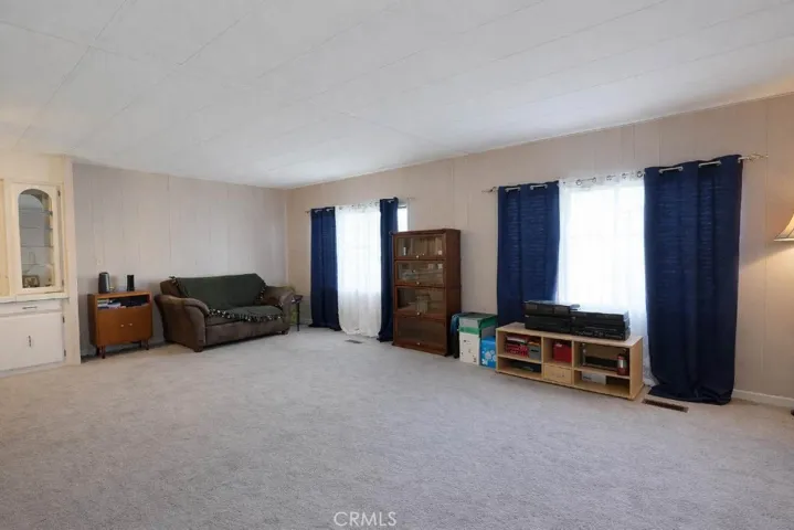 Spacious living room