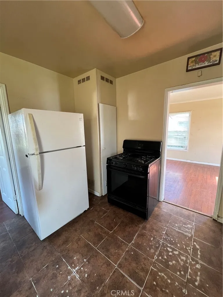 3326 W Henson, Riverdale, California 93656 home-pic-12