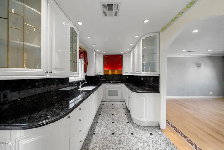 017_1118_oberlin_dr_glendale_ca_91205-29