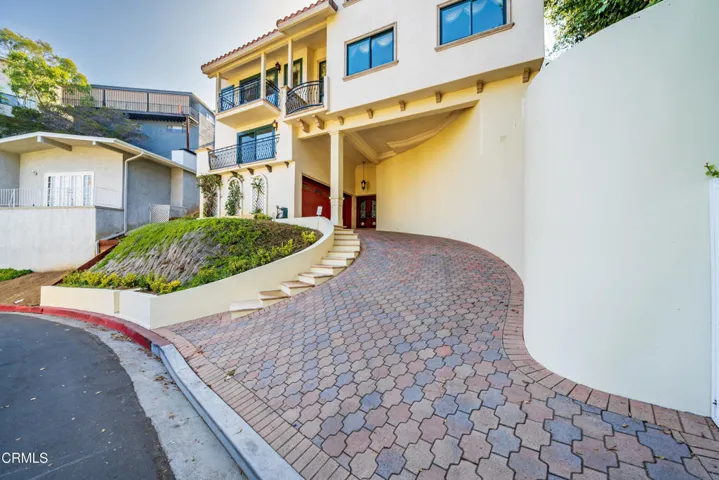 005_1118_oberlin_dr_glendale_ca_91205-18