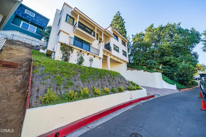 004_1118_oberlin_dr_glendale_ca_91205-17