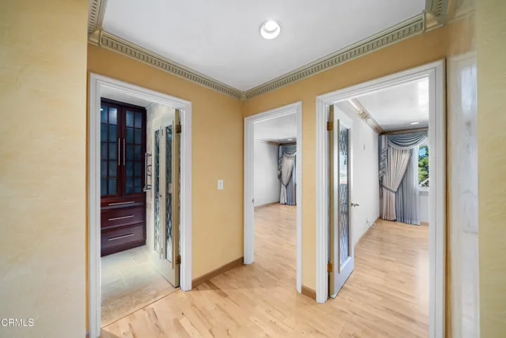 034_1118_oberlin_dr_glendale_ca_91205-47