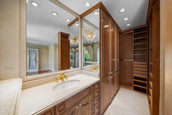 031_1118_oberlin_dr_glendale_ca_91205-41