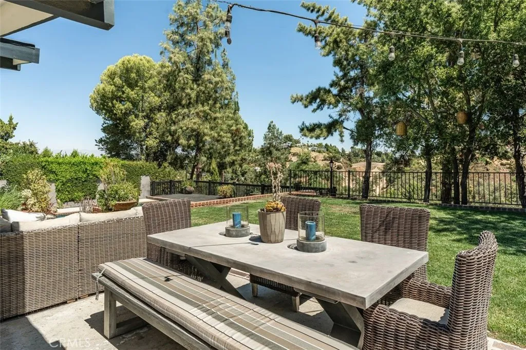 3960 Ellenita, Tarzana, California 91356 home-pic-13