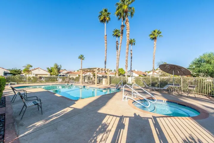 49_11981481_desert-breezes-7_50517839206