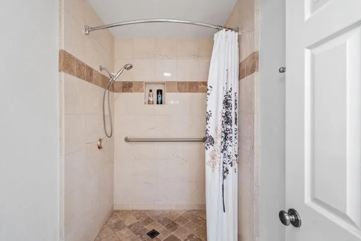 36_11983783_185881_185881-EI-136