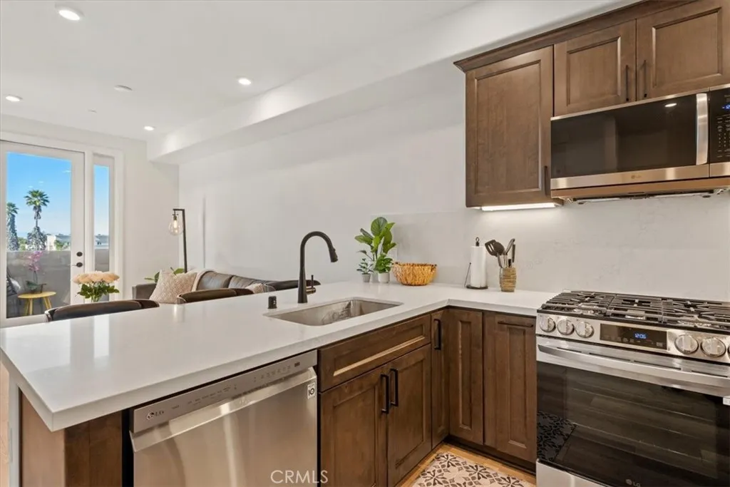 402 W Grand Avenue 301, Grover Beach, California 93433 home-pic-15
