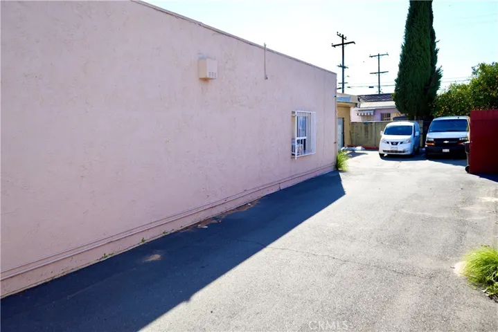 Front/Retail Driveway