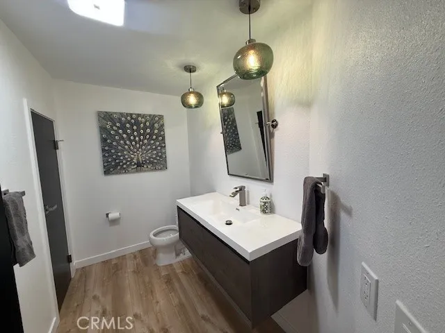 Bathroom #3
1/2 Bath Livingroom