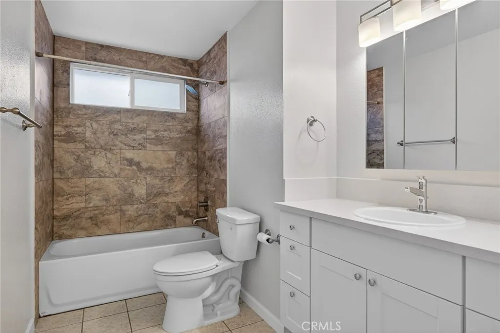 4731 Hamilton Avenue, Oxnard, California 93033 home-pic-16