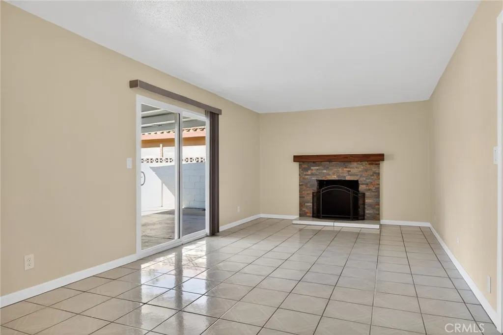 4731 Hamilton Avenue, Oxnard, California 93033 home-pic-10