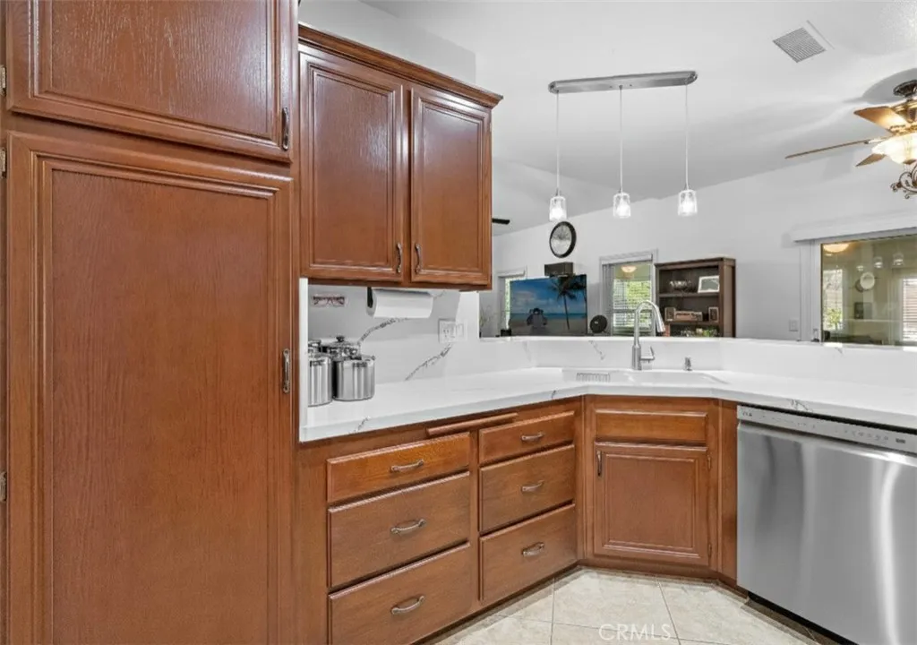 3403 Cedarglen Rd, Ontario, California 91761 home-pic-16