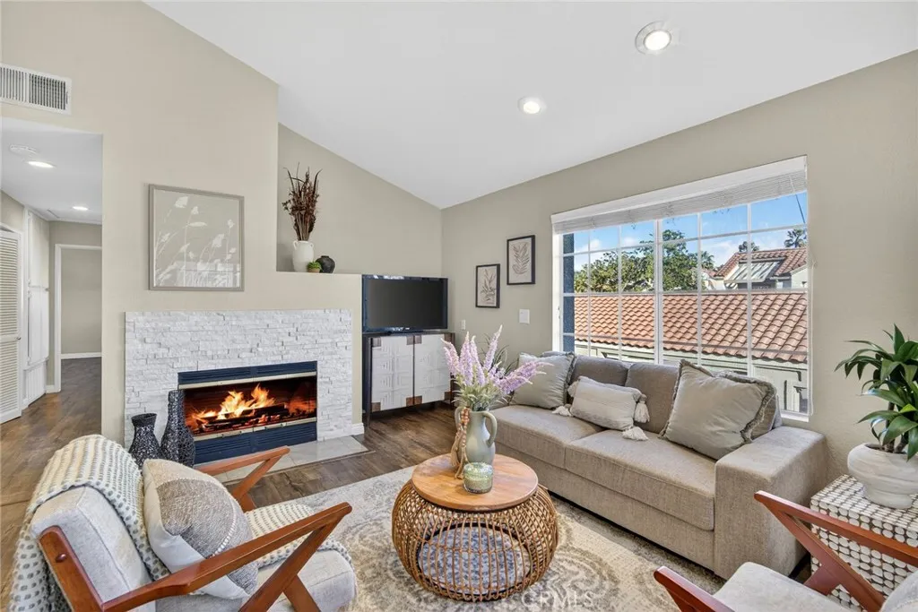 21897 Southgate, Mission Viejo, California 92692 home-pic-1