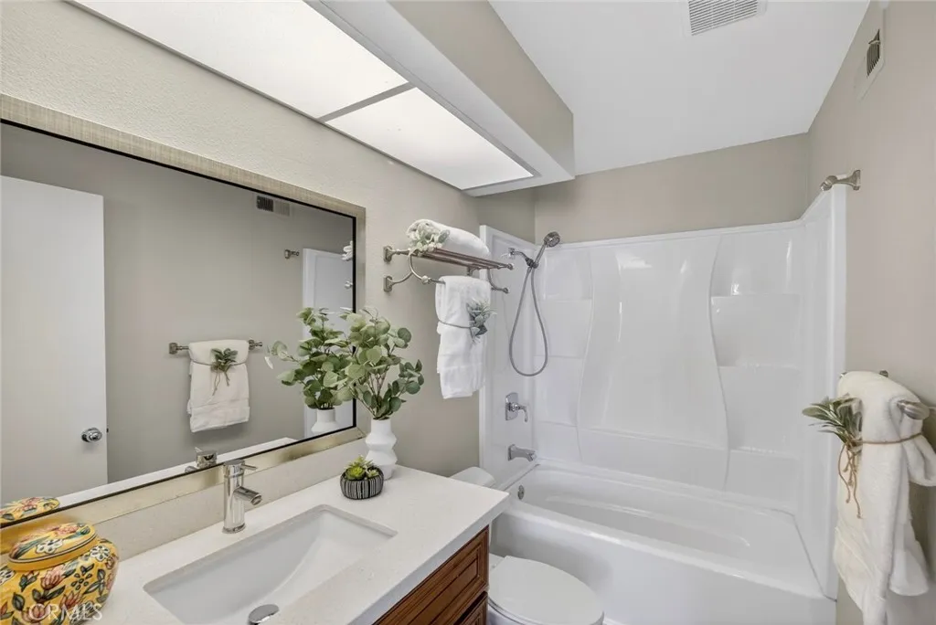 21897 Southgate, Mission Viejo, California 92692 home-pic-17