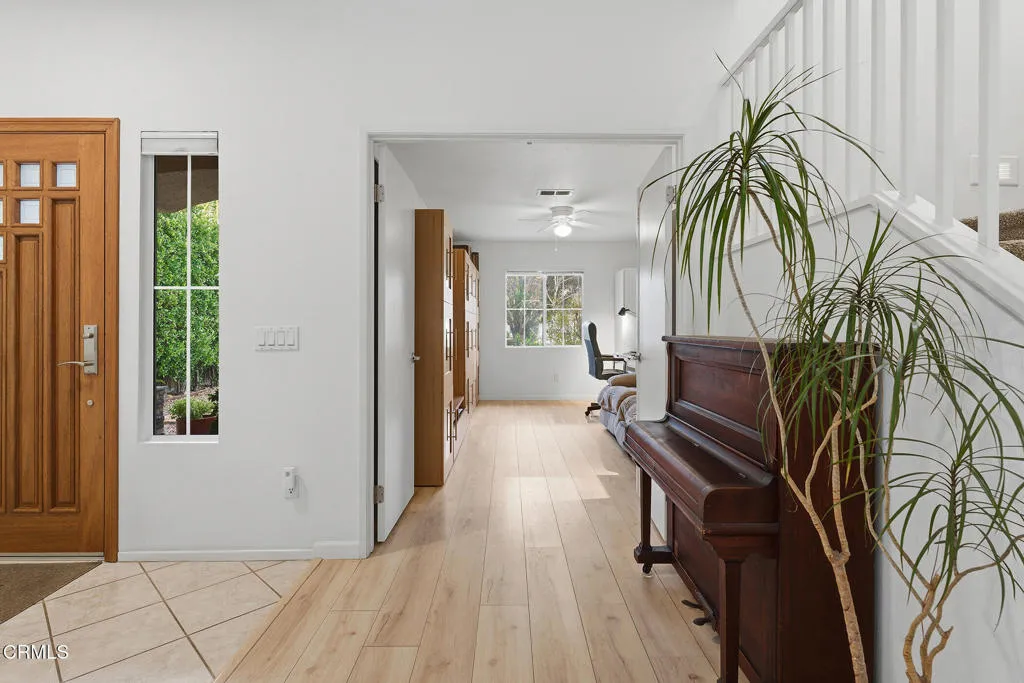 15137 Trail View Court, Los Angeles, California 91342 home-pic-11