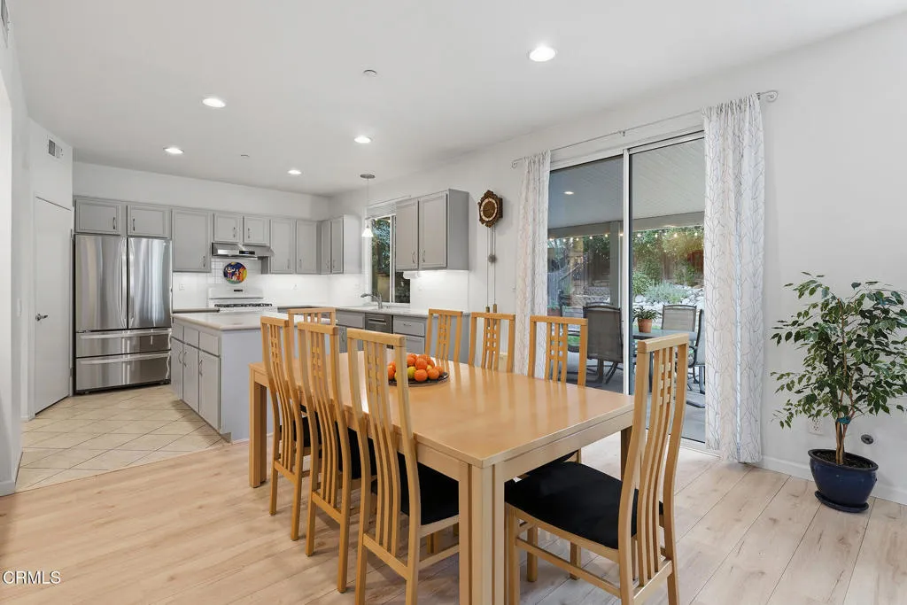 15137 Trail View Court, Los Angeles, California 91342 home-pic-8