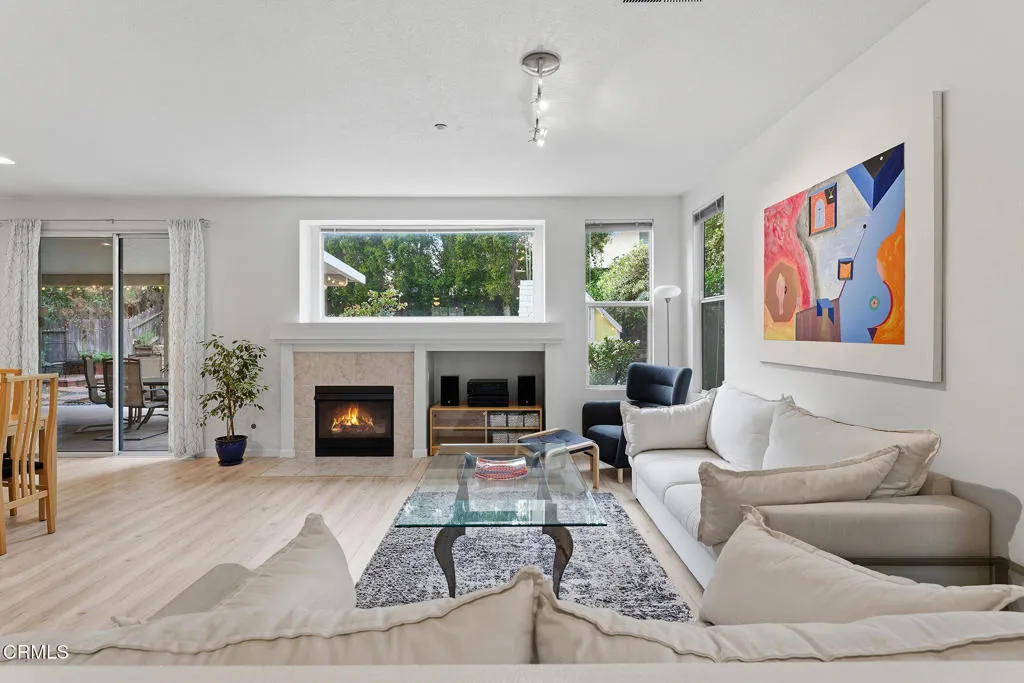 15137 Trail View Court, Los Angeles, California 91342 home-pic-5