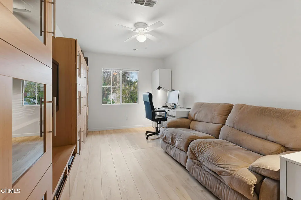 15137 Trail View Court, Los Angeles, California 91342 home-pic-12