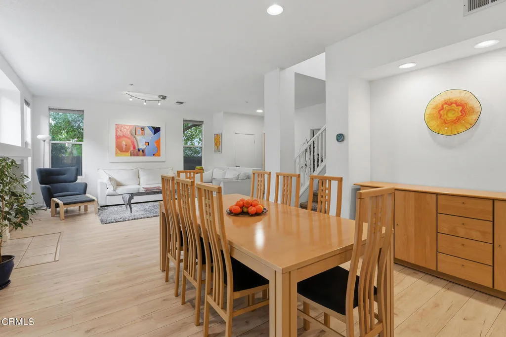 15137 Trail View Court, Los Angeles, California 91342 home-pic-7