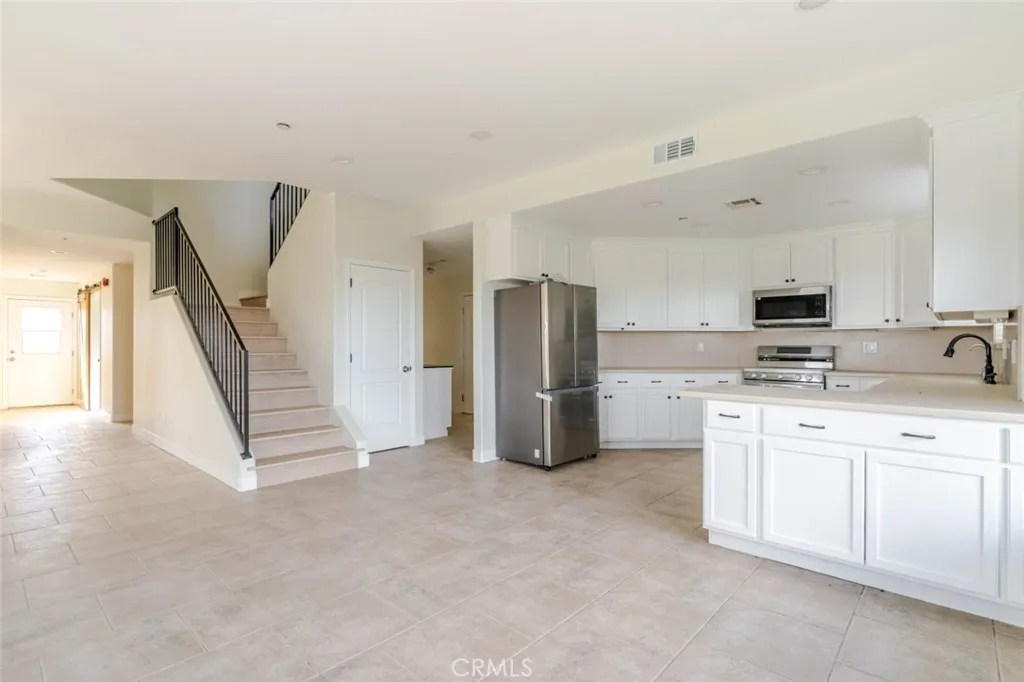 2575 Rale Drive, Palmdale, California 93550 home-pic-8
