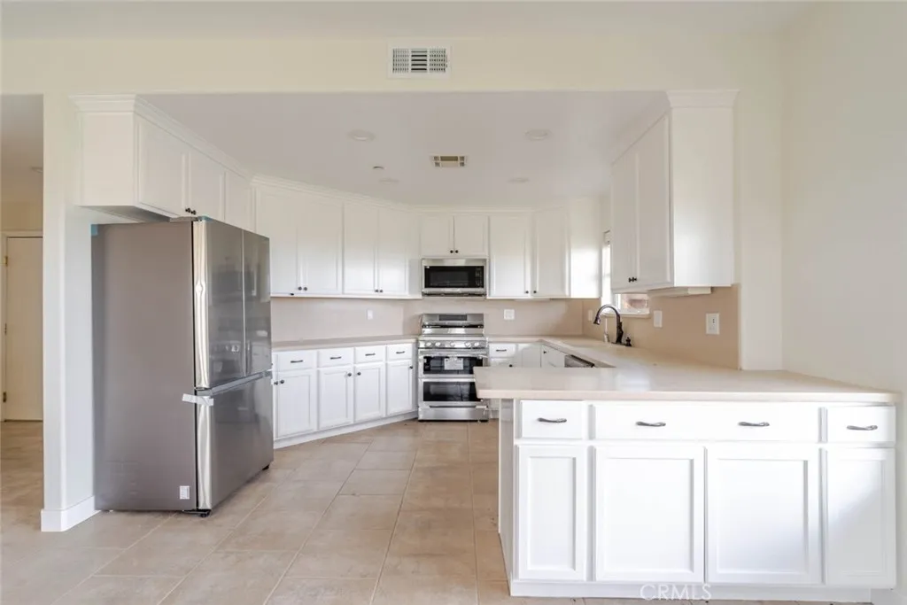 2575 Rale Drive, Palmdale, California 93550 home-pic-11