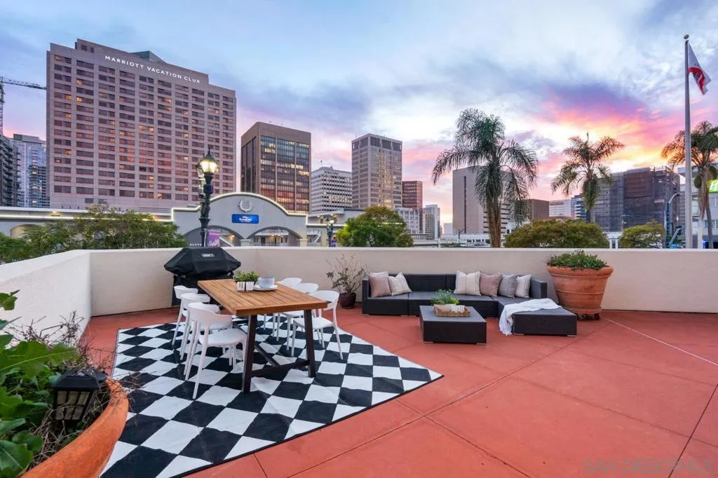 702 Ash St 102, San Diego, California 92101 home-pic-4