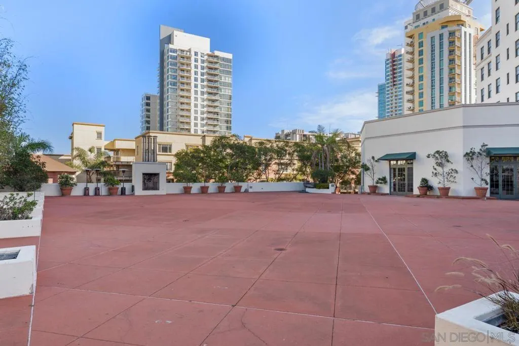 702 Ash St 102, San Diego, California 92101 home-pic-45
