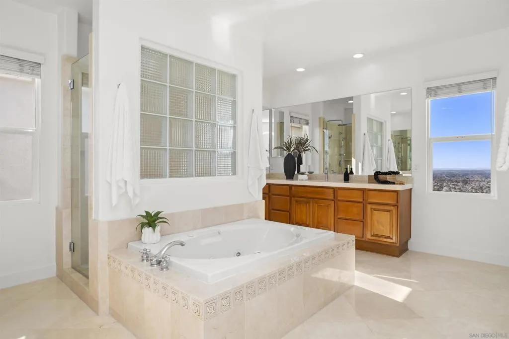 11127 Breckenridge Dr, San Diego, California 92131 home-pic-40