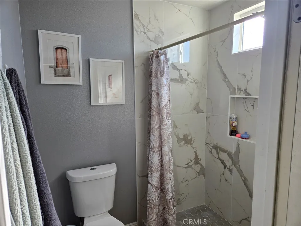 11558 Hemlock, Hesperia, California 92345 home-pic-17