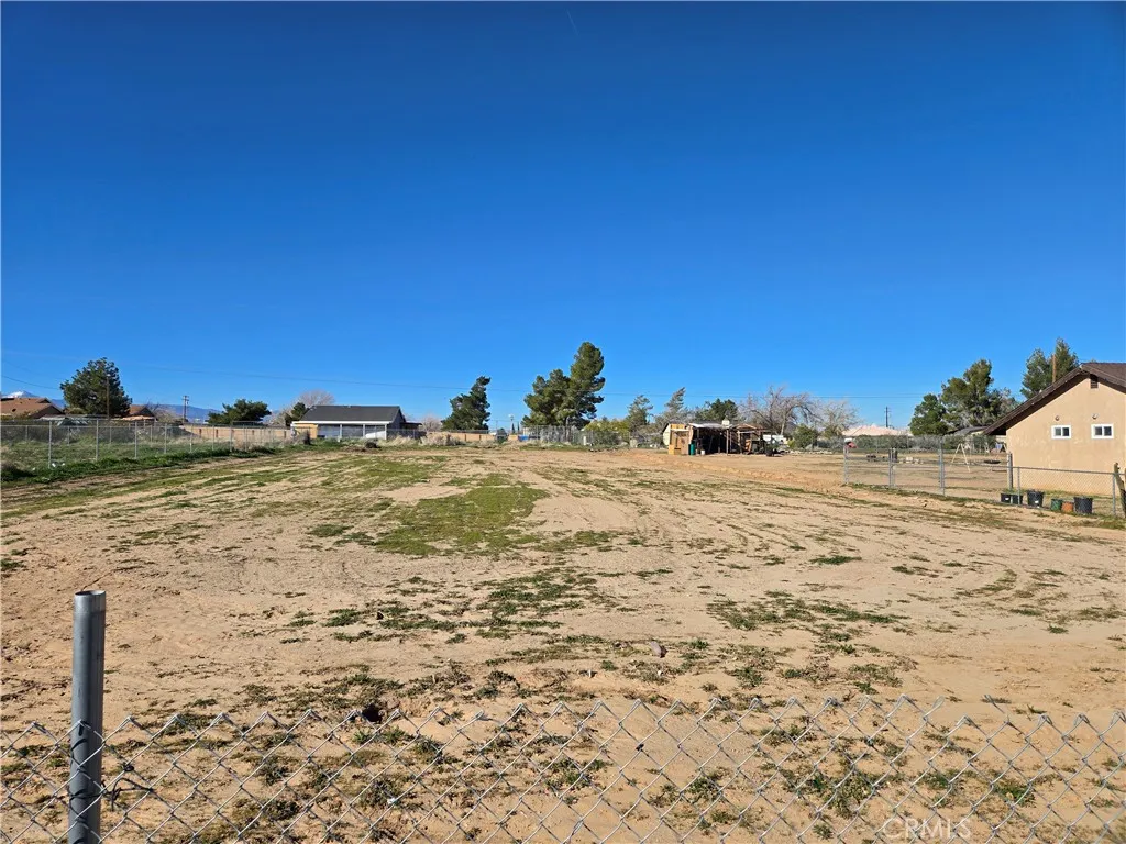 11558 Hemlock, Hesperia, California 92345 home-pic-3