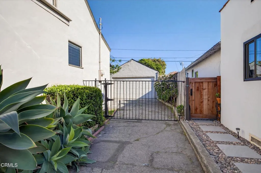 386 Howard Street, Ventura, California 93003 home-pic-8