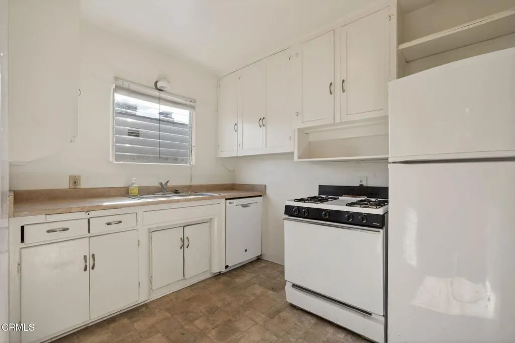 386 Howard Street, Ventura, California 93003 home-pic-16