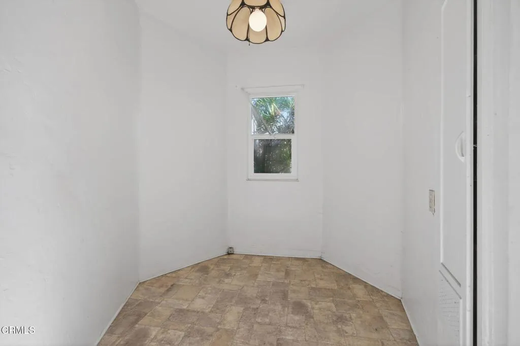 386 Howard Street, Ventura, California 93003 home-pic-27