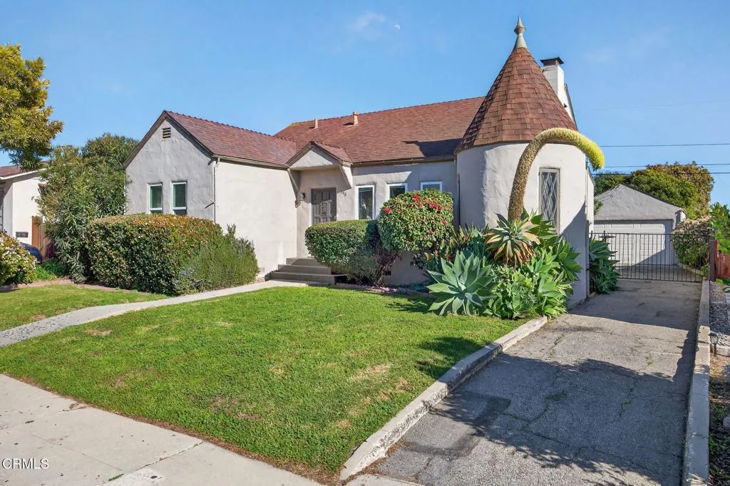 386 Howard Street, Ventura, California 93003 home-pic-1