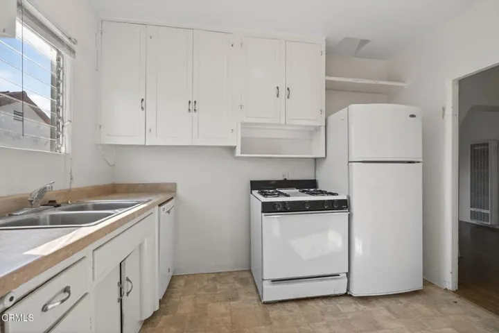 17-web-or-mls-UpmarketMedia_386H-078