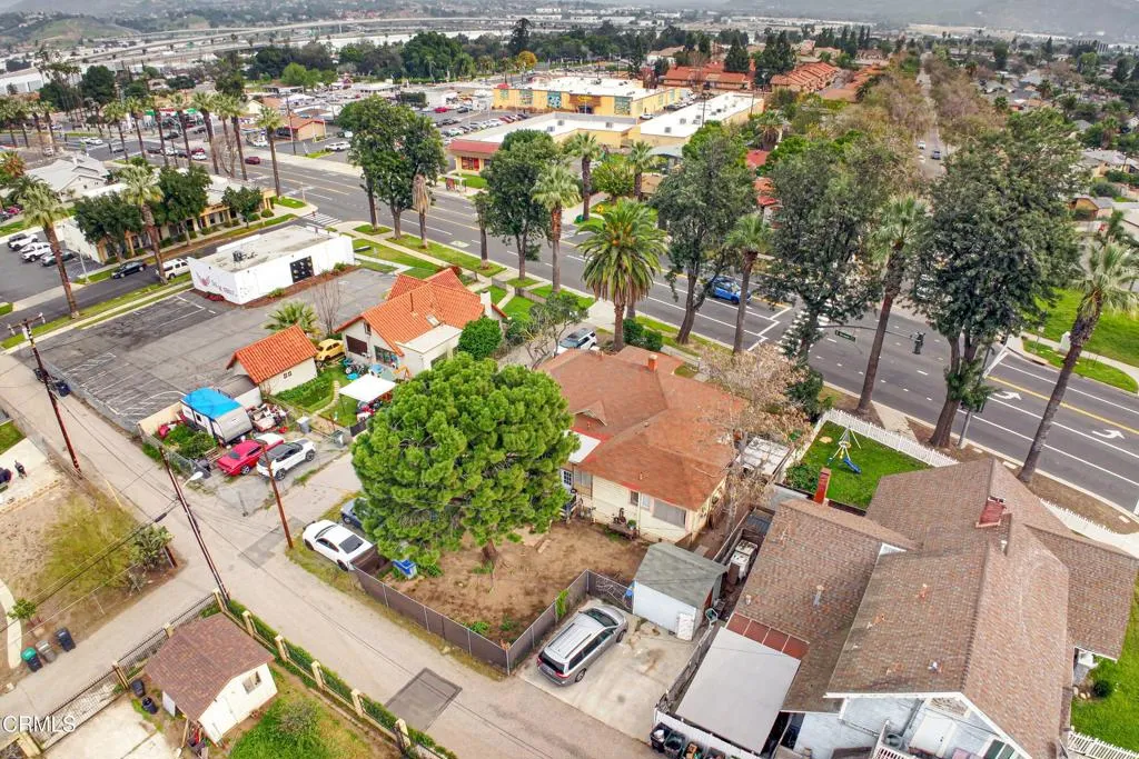 714 E Grand Boulevard, Corona, California 92879 home-pic-6