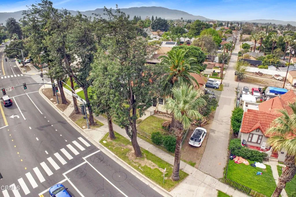 714 E Grand Boulevard, Corona, California 92879 home-pic-10