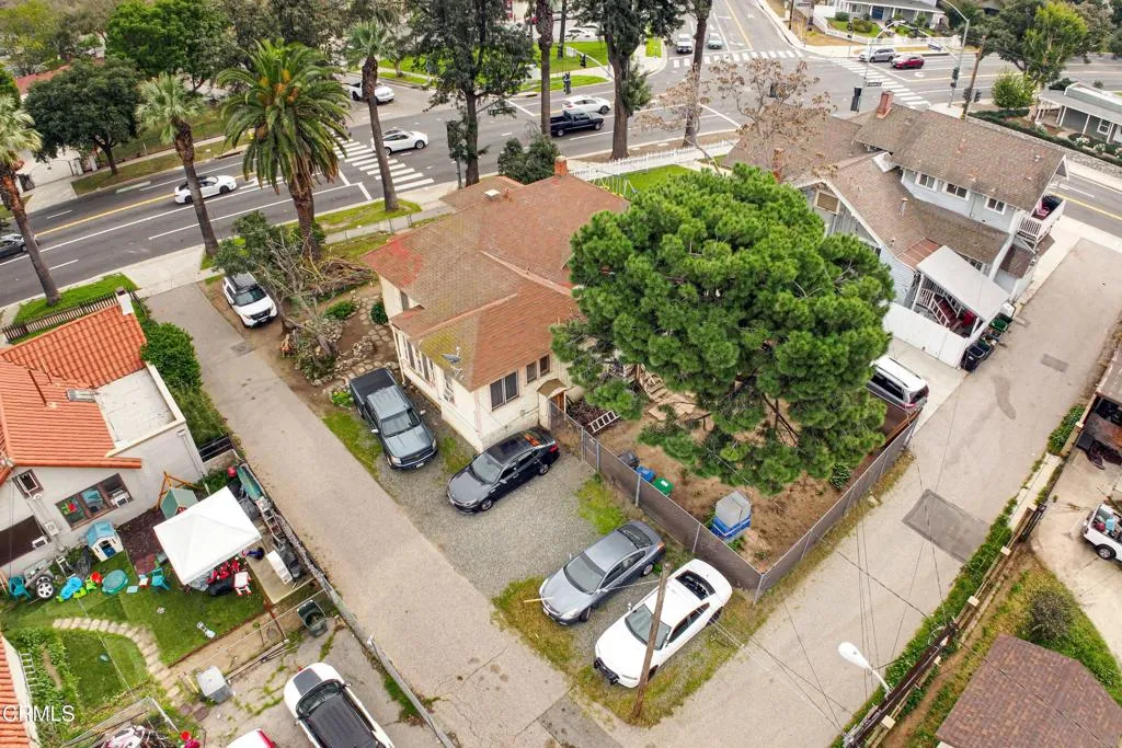 714 E Grand Boulevard, Corona, California 92879 home-pic-3