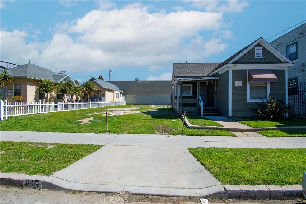 414 Linden Avenue, Long Beach, California 90802 home-pic-1