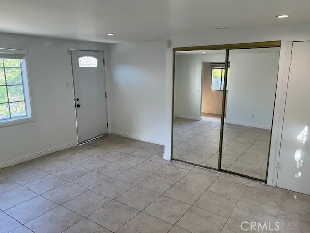 Back guest unit