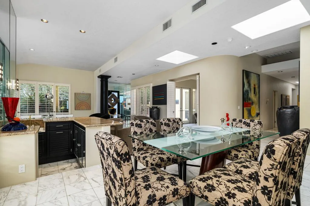 73043 Monterra Circle W, Palm Desert, California 92260 home-pic-26