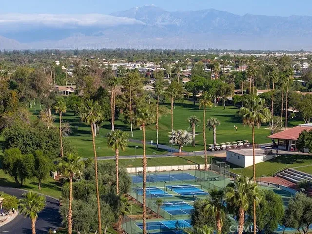 COMMUNITY TENNIS COURTS