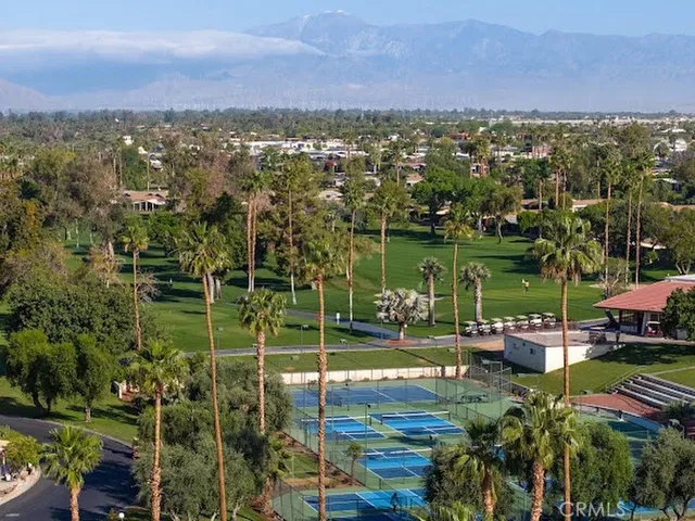 COMMUNITY TENNIS COURTS